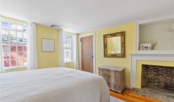 35 Second St, Newport, RI 02840
