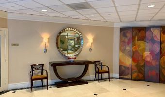 901 N MONROE St 203, Arlington, VA 22201