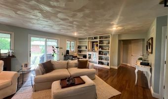 565 Cedar Ln, Batesville, IN 47006