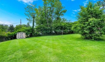 425 Bush Dr, Ballwin, MO 63021