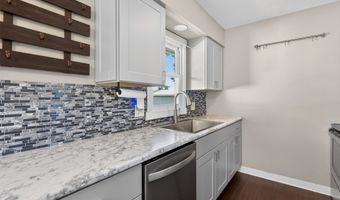 810 SE Belmont Dr, Ankeny, IA 50021