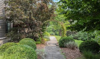307 Windy Crest Dr, Ann Arbor, MI 48105