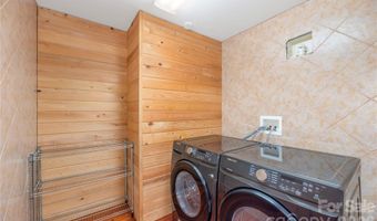 35 McKinney Rd, Asheville, NC 28805