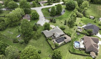 1625 Jay Ct, Aurora, MO 65605
