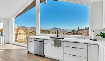 1029 Rainbow Valley Ct, Fallbrook, CA 92028