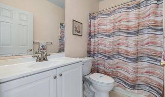 11 Nautical Ct, Bayville, NJ 08721
