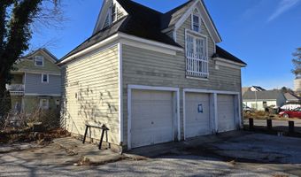 14 Locust Ave, Danbury, CT 06810