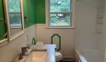 10 Lawnwood Rd, Coventry, RI 02816