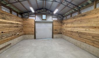 379 Lakepoint Rd, Alford, FL 32420