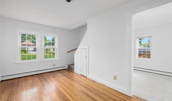 52 Pleasant View Rd, Warwick, RI 02888
