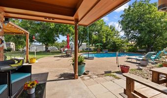 2038 Hill Top Cir, Weatherford, TX 76085