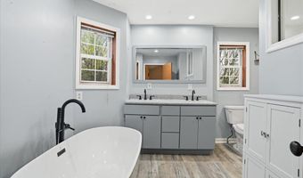 10 Farmer Ct, Albrightsville, PA 18210