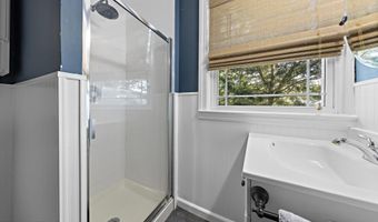 140 Leonardville Rd, Belford, NJ 07718