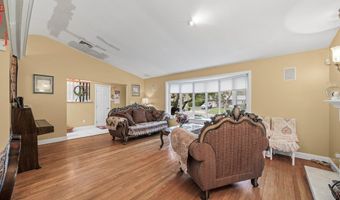 35 Hilldale Rd, Albertson, NY 11507