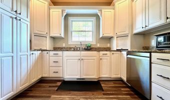 922 Meadowlake Ct, Bedford, IN 47421
