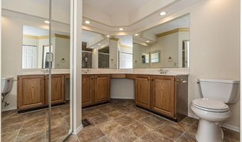 817 Woodside Trails Dr, Ballwin, MO 63021