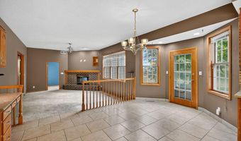 2400 Ridgetop Cir, Ames, IA 50014