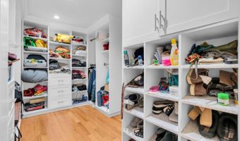 3 N Smith St N, Avenel, NJ 07001