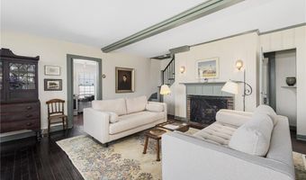 10 Casey Ct, Newport, RI 02840