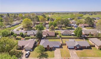 2205 Meadow Ln, Barling, AR 72923