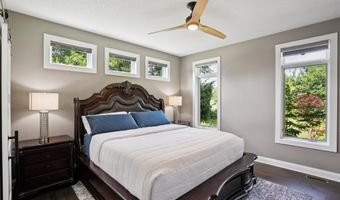 4401 Cochrane Pkwy, Ames, IA 50014