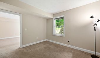 24 Greenleaves Dr 413, Amherst, MA 01002