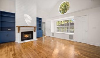 209 Cottage Farm Dr, Beaufort, SC 29902