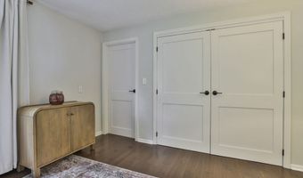 9 Edinburgh Dr, Bedford, NH 03110