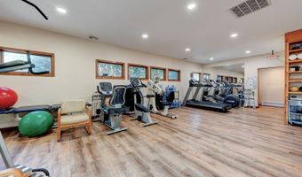 141 Dowd Ave, Canton, CT 06019