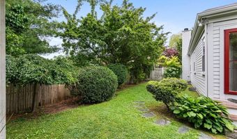 4 Garfield Ave, Bristol, RI 02809