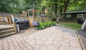 9658 Oakland St, Angola, NY 14006