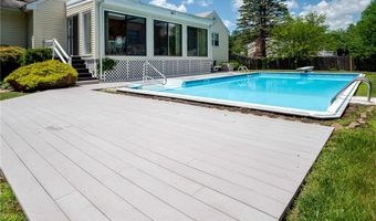 9 Apache Ln, Cumberland, RI 02864