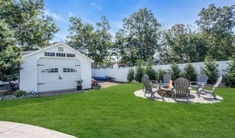 23 Pelican Dr, Bayville, NJ 08721