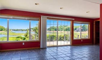 151 Conanicus Rd, Narragansett, RI 02882