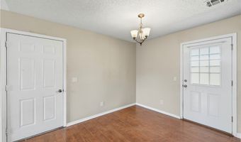2515 SE 4th St, Bentonville, AR 72712