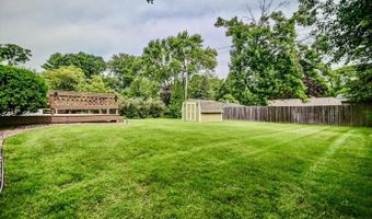 5514 Meadowood Dr, Fitchburg, WI 53711
