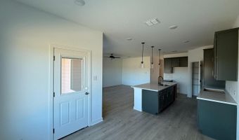 186 Peeps Ct, Adkins, TX 78101