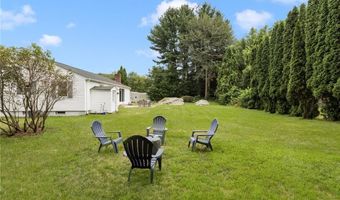 7 Jencks Rd, Cumberland, RI 02864