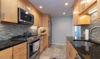22 Harbor Hill Dr 22, Bourne, MA 02532