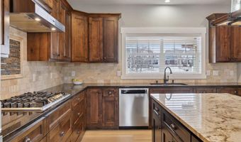 15653 Cobblestone Lake Pkwy, Apple Valley, MN 55124
