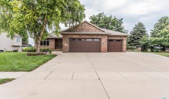 512 S Country Club Ave, Brandon, SD 57005