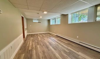 5 Greenfield Ave, Bangor, ME 04401