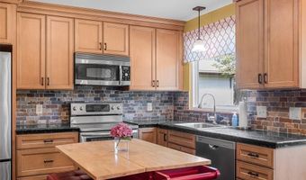 307 Blue Ridge Place Ct, Ballwin, MO 63011