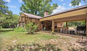 130 Dickey St Main house only, Bronson, TX 75930
