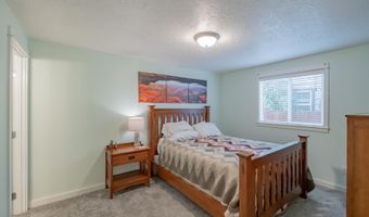 4009 NE Somerset Dr, Albany, OR 97322