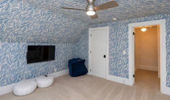 27 Mann Ave, Newport, RI 02840