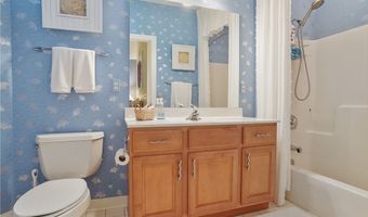 255 Bonnie Ln, Aurora, OH 44202
