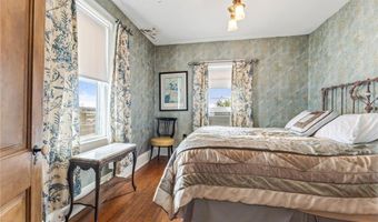 305 N Main St, Alma, WI 54610