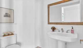 3370 Hidden Bay Dr 1002, Aventura, FL 33180