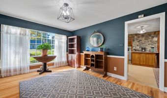 96 Oak Hill Dr, Bristol, CT 06010